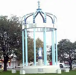 Couronne et statue à Marie-Reine-du-Monde 1954.