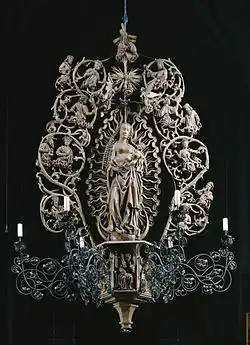 Lustre de la Vierge en gloire.