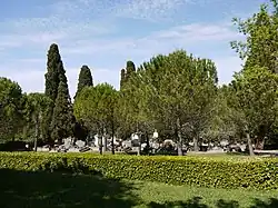 Le cimetière