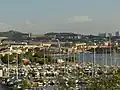 Le port de Jonquières et en haut à gauche, la chapelleNotre-Dame-des-Marins.