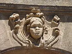 Visage d'Africaine, 41 place Gambetta.
