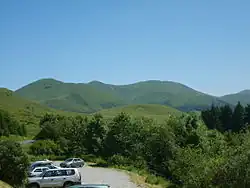 Vue sur la partie nord des monts Dore (massif adventif avec le puy de la Tache et le puy de l'Angle).
