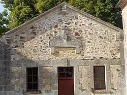massignac ancienne école catholique st françois xavier