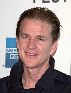 Matthew Modine interprète le Dr&nbsp;Martin Brenner.