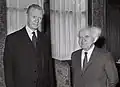 Maurice Couve de Murville recevant David Ben Gourion au quai d’Orsay le 14 juin 1960.