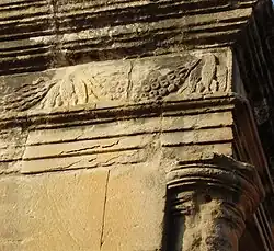 Entablement (angle sud-est).