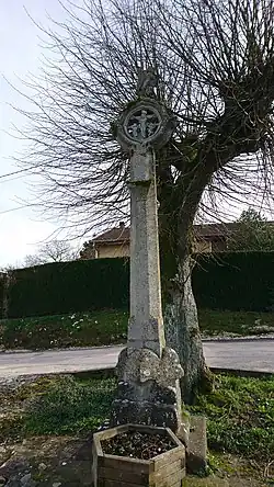 Croix de chemin du XVe&nbsp;siècle.