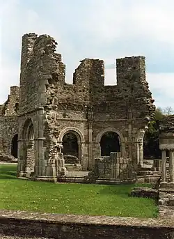 Ruines d'une abbaye médiévale.
