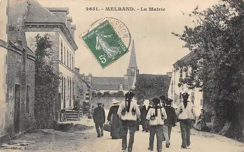 Melrand, la rue de la Mairie au début du XXe&nbsp;siècle (carte postale E. Hamonic)
