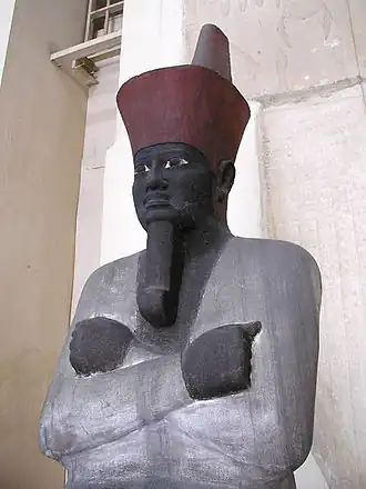 Statue osirienne de Montouhotep&nbsp;II,Musée du Caire.