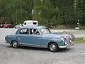 Mercedes-Benz 220 S.