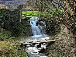 La cascade de l'ancien moulin.