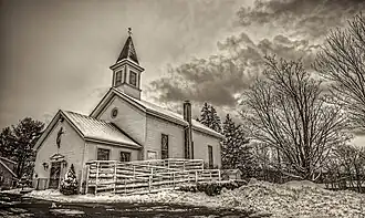 Église méthodiste de Rock Hill&nbsp;(en), fondée en 1868 mais écroulée sous le poids de la neige, puis reconstruite plus petite.