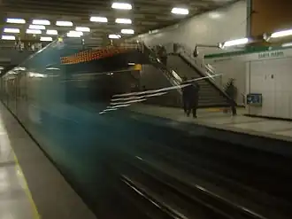 Une rame a la station.