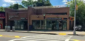 Image illustrative de l’article Middle Village – Metropolitan Avenue (métro de New York)