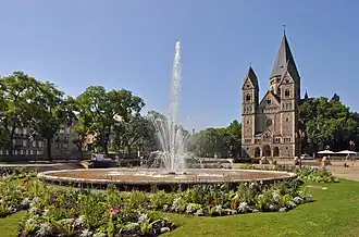 Le Temple neuf et la place de la Comédie.