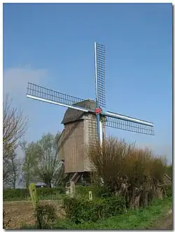 La Flandre française est connue pour ses moulins à vent, ici celui de Pitgam.