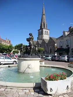 Fontaine et église Saint-Nicolas de Meursault.