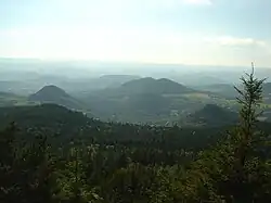 Vue depuis le Grand Testavoyre sur les autres sucs du Meygal.