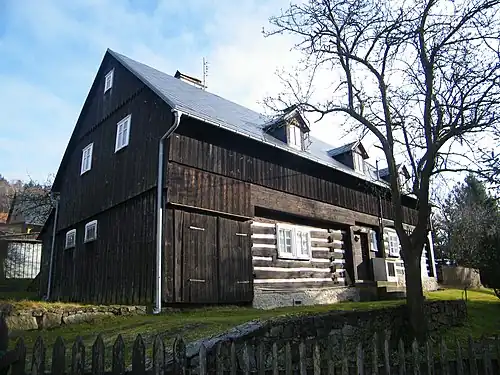 Maison traditionnelle à Mikulášovice.