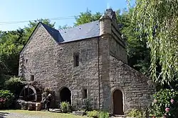 La façade du moulin de Chef-du-Bois.