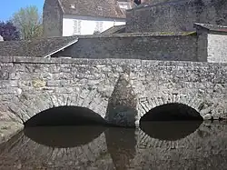 Le pont de la Corne près du château sur l’École.