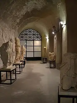 Antiquarium, sous la cavea du théâtre.