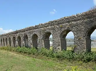 Aqueduc.