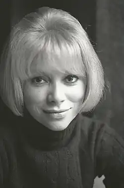 Mireille Darc(Églantine Michalon)