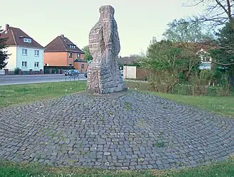 Figure, monument du camp annexe (Außenlager) du camp de concentration de Neuengamme, Hannover-Misburg.