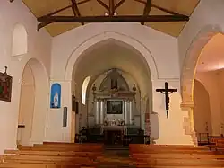 La nef et le retable.