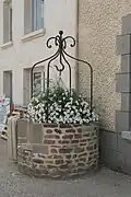 Puits fleuri.