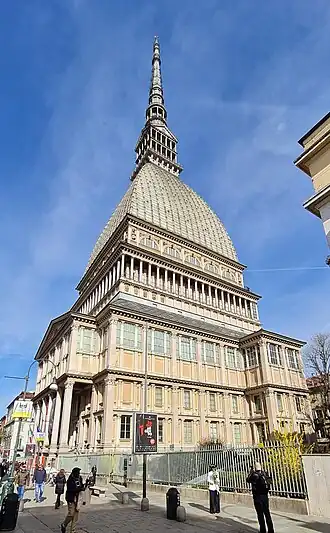 Mole Antonelliana à Turin, bâti pour être une synagogue.