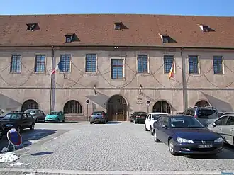 Façade d'un bâtiment du XVIIIe&nbsp;siècle à deux niveaux.