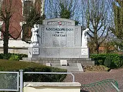 Le monument aux morts.