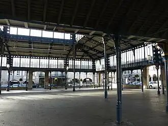 L'intérieur de la halle