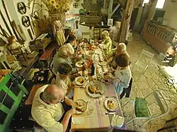 Accueil traditionnel au moulin.