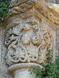 Absidiole sud : chapiteau