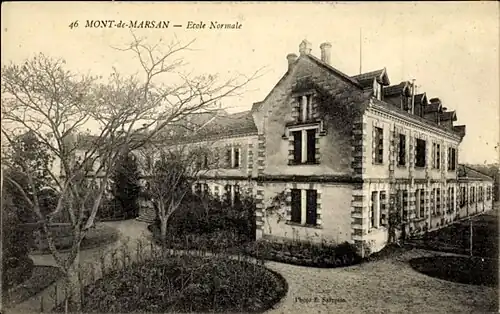 École normale de filles.