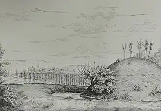 dessin en noir et blanc d'un tumulus entouré d'eau.