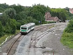 La gare, vue en 2008 depuis le pont de l'ancienne route nationale 30
