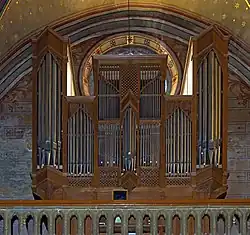 Orgue de tribune.