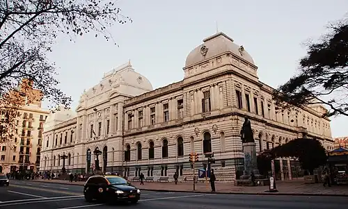 Bâtiment principal de l'Université de la République
