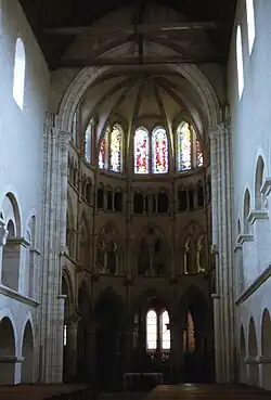Vue de l'abside depuis la nef - en 1972.