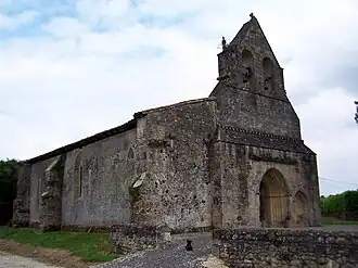 Vue sud-ouest de l'église Saint-Médard (juin&nbsp;2013).