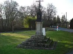 Le monument aux morts en 2012.
