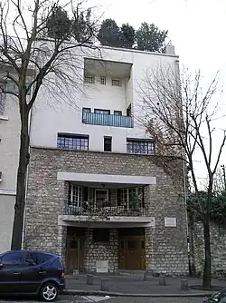 No&nbsp;15 : maison de Tristan Tzara, construite pour lui par Adolf Loos.