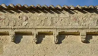 Modillons de l'église.