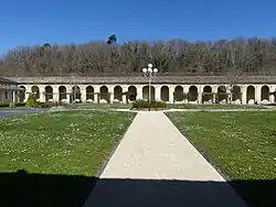Son grand cloître.