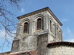 Le clocher néo-roman.